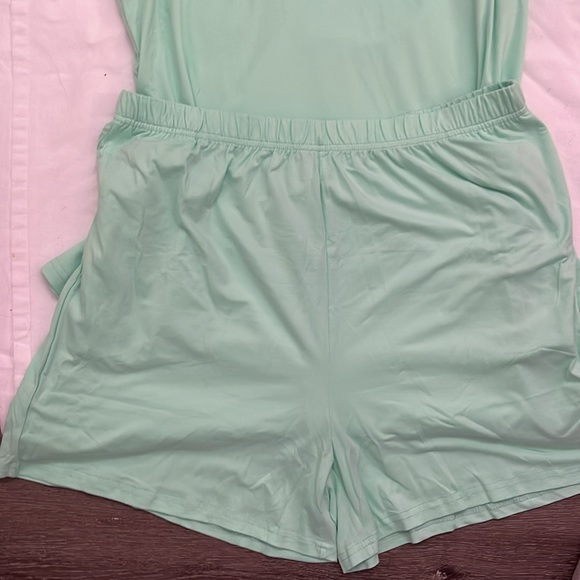 Shorts and matching top seafoam green color super soft and comfortable - Picture 10 of 10